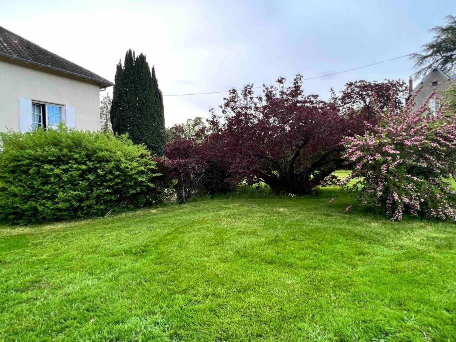Gite De La Petite Fourmy Saint-Sulpice-les-Feuilles Exterior foto